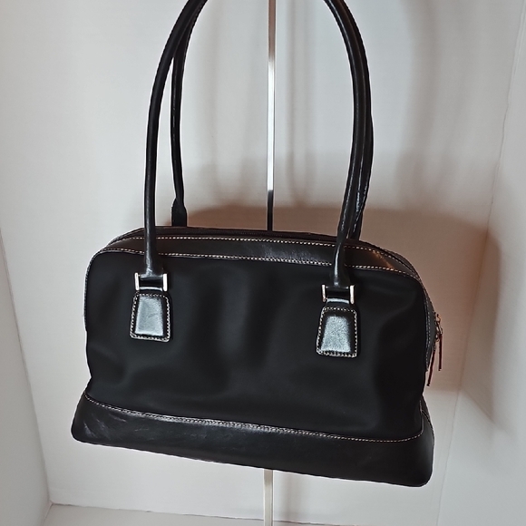 Caslon Black Shoulder Bag - Picture 2 of 9